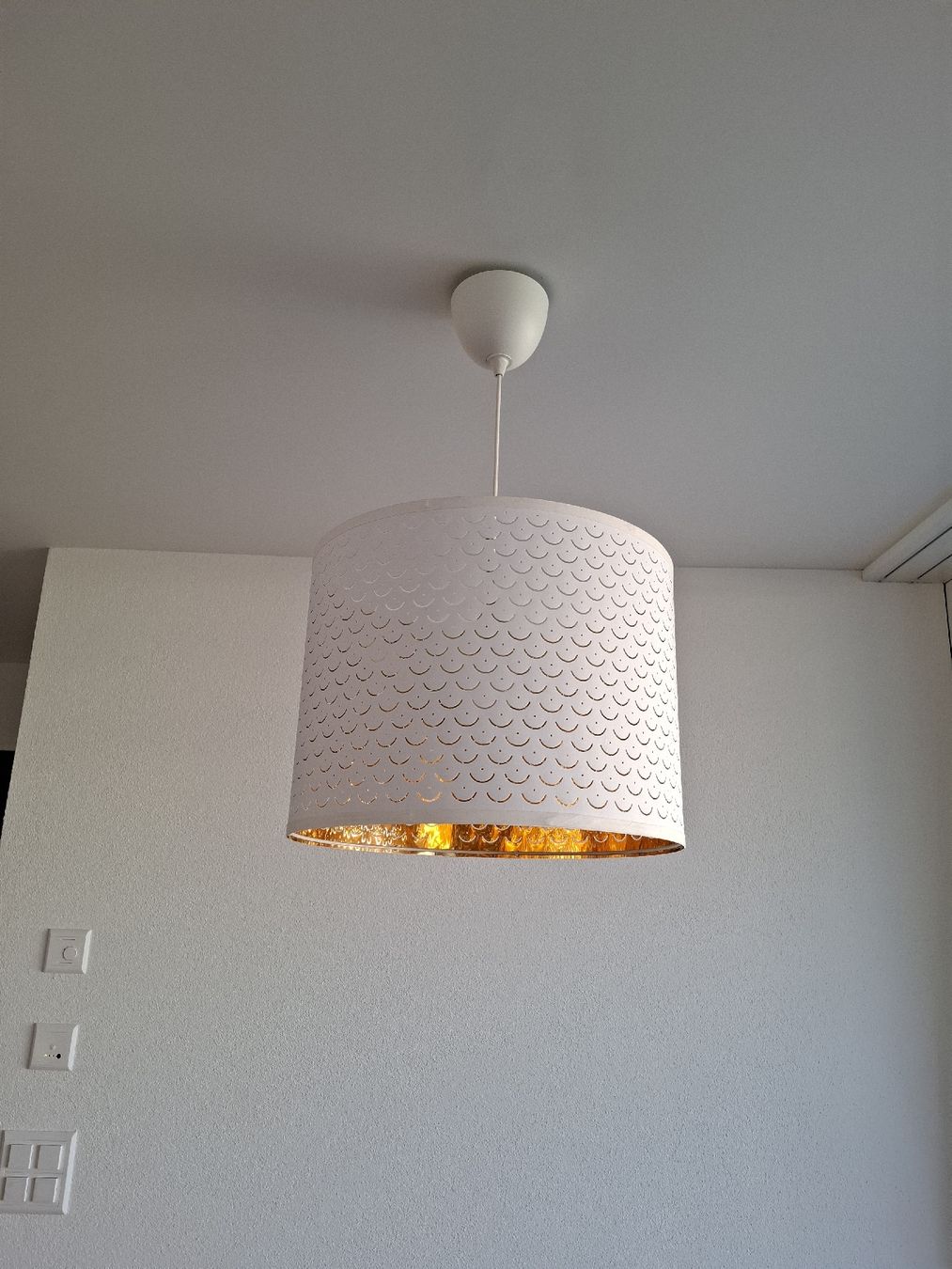 Lampen: Ikea Hängeleuchte Lampe weiss/gold – Gebraucht aus Rotkreuz von PrelovedPicks