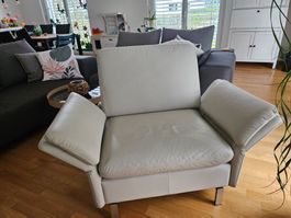 Bequemer Design Sessel – Echtleder, hellgrau/beige