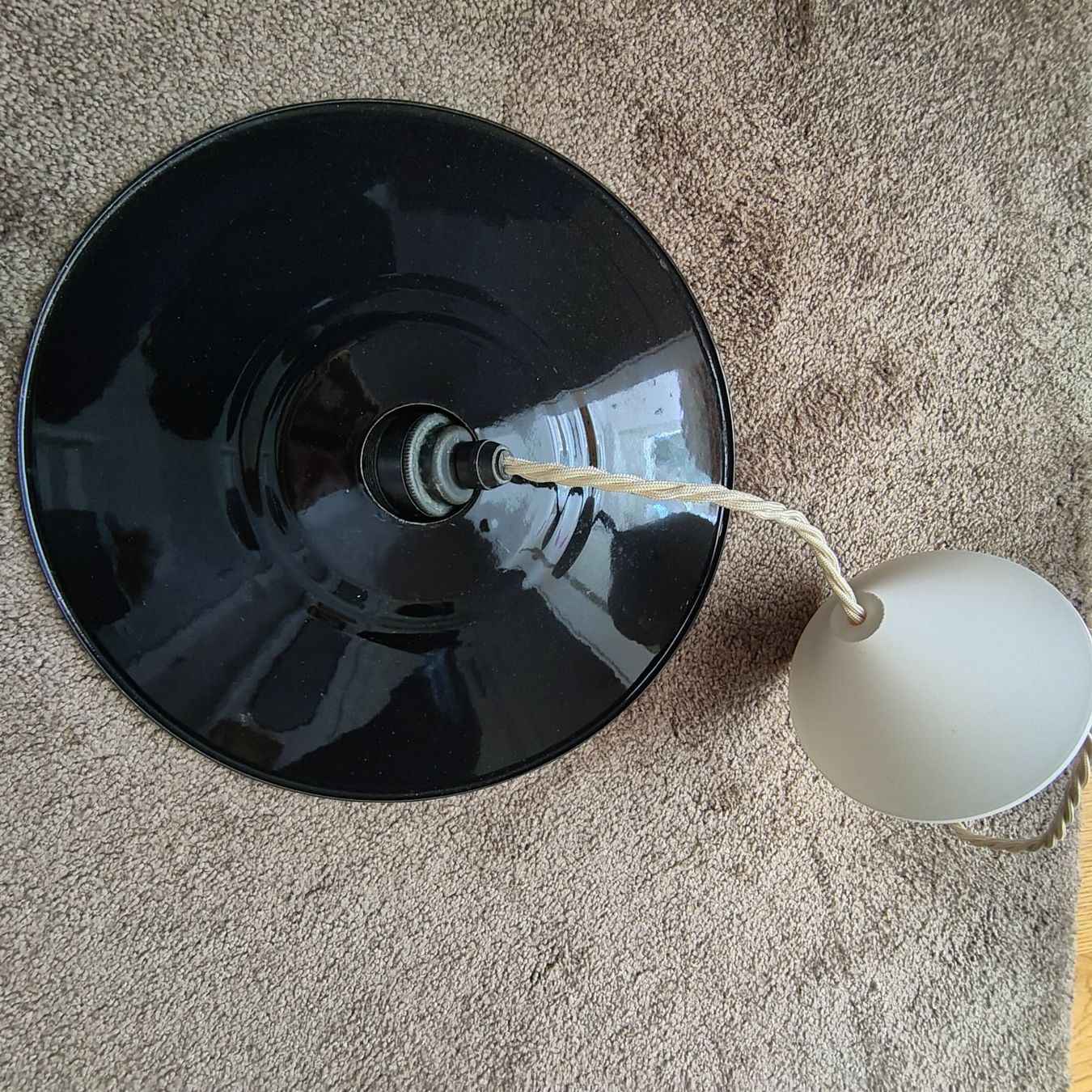 Lampade: Lampe mit emaillierter Lampenschirm – Usato da Zürich venduto da SezS