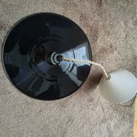 Lampe mit emaillierter Lampenschirm