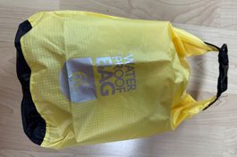 DRY BAG wasserdichte Tasche  Wurfsack   Schwimmhilfe   6 l
