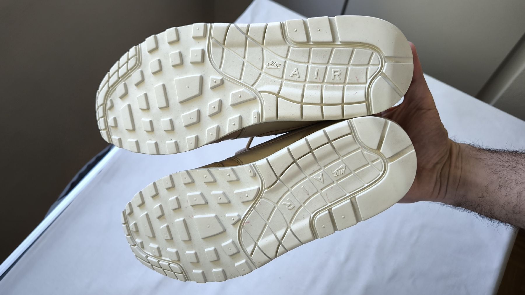 Nike Scarpe da uomo: Nike - Air Max 1 - Pinnacle Desert Sand - EU 42.5 – Usato da St-Prex venduto da Deetouch 5