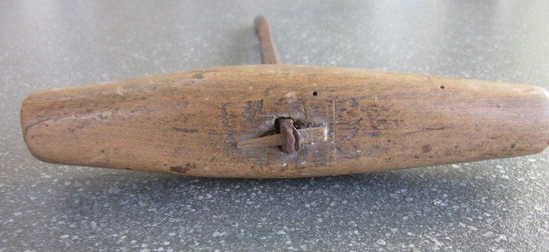 Tutti gli attrezzi: Alter Hand-Bohrer geschmiedet mit Holzgriff – Usato da Bischofszell venduto da raika 2