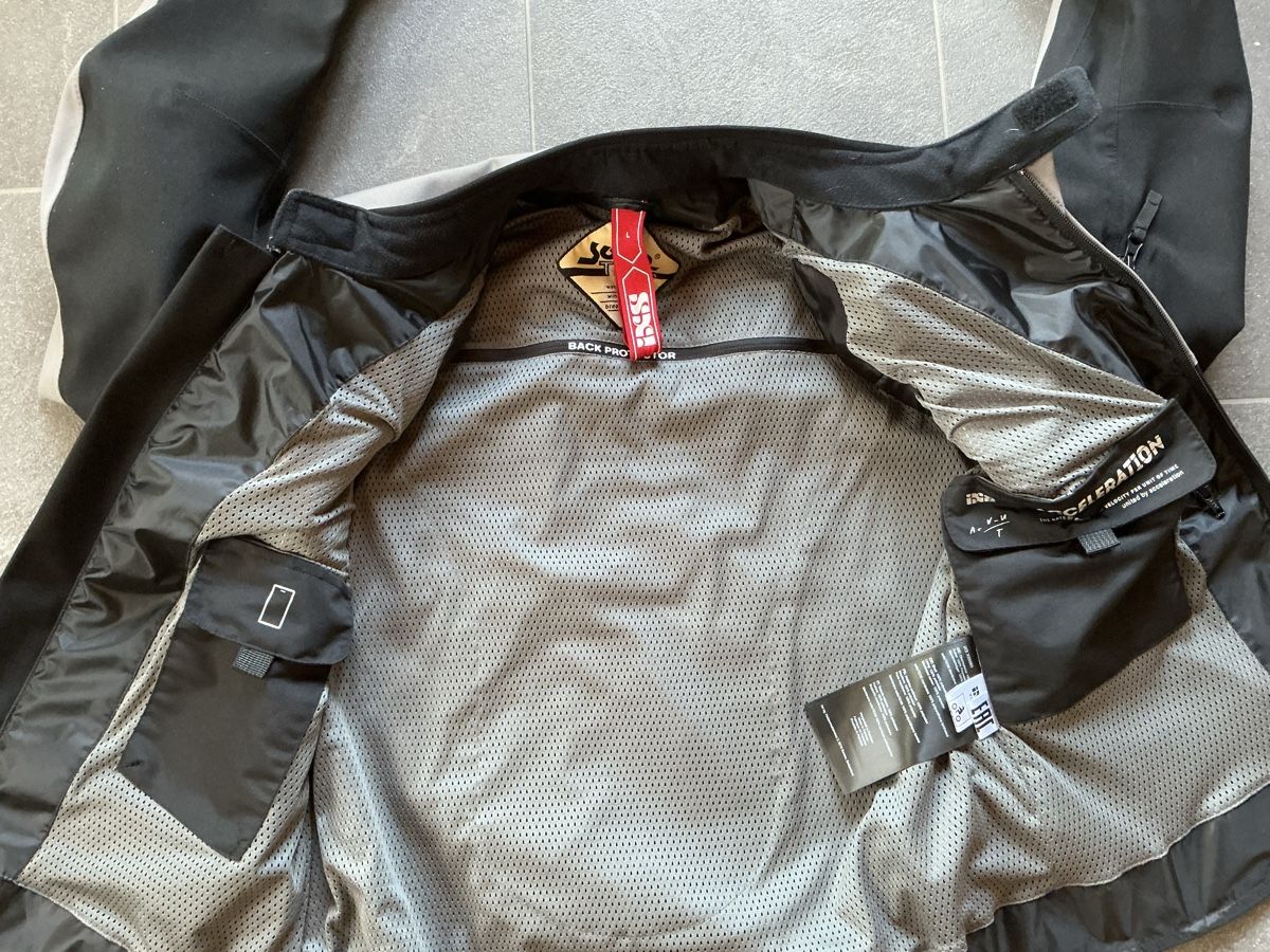 IXS Giacche: Sommer Motorradjacke IXS Neuwertig – Nuovo (secondo la descrizione) da Reisiswil venduto da uleibundgut 6