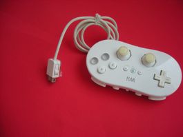 Wii Classic Original Kontroller in Farbe weiss