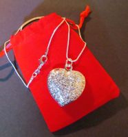 NEUE  Halskette in Silber mit Herz - Anhänger
