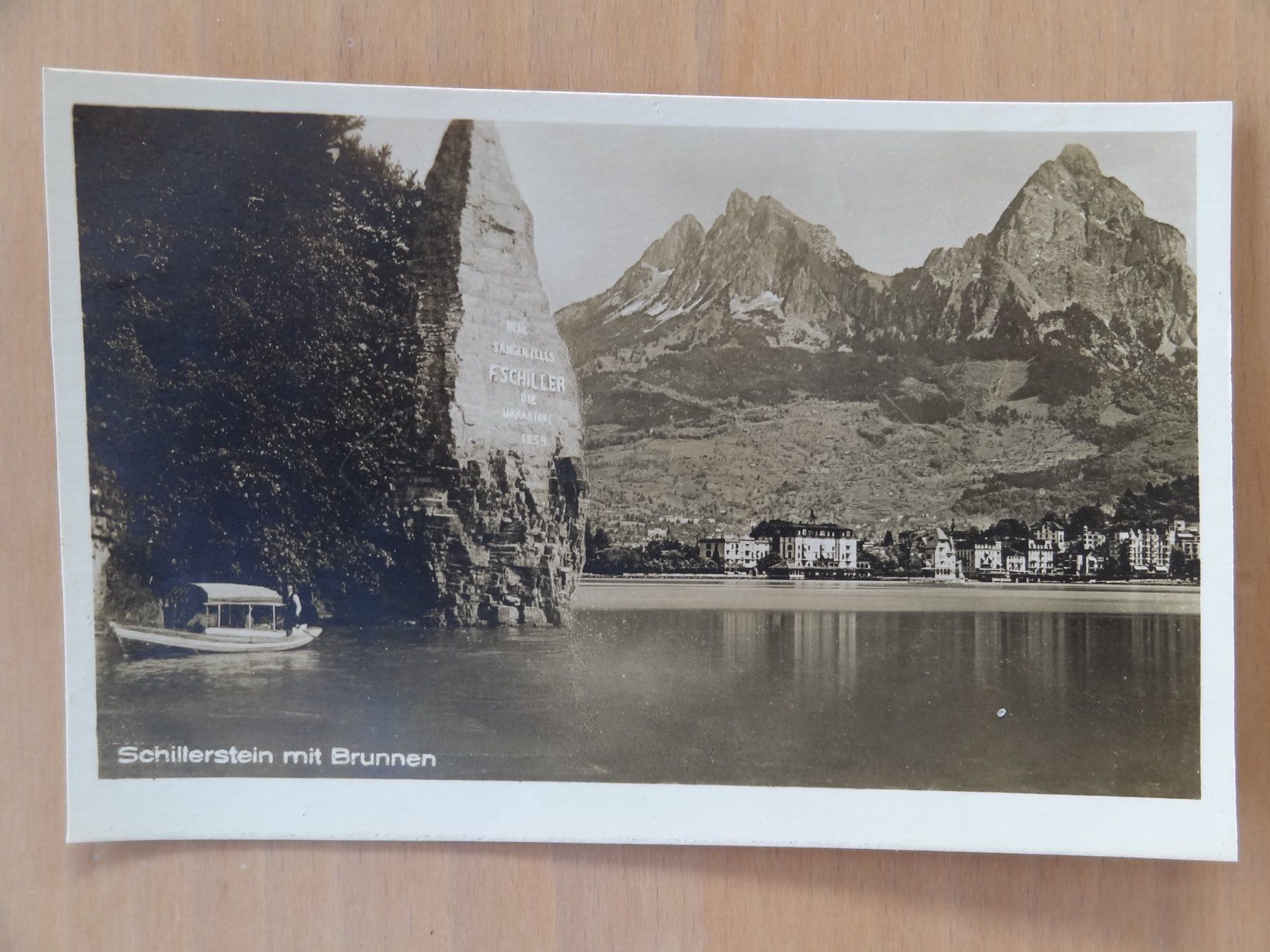 Cartoline postali: Schillerstein avec Brunnen - UR – Usato da St Léonard venduto da Riglin