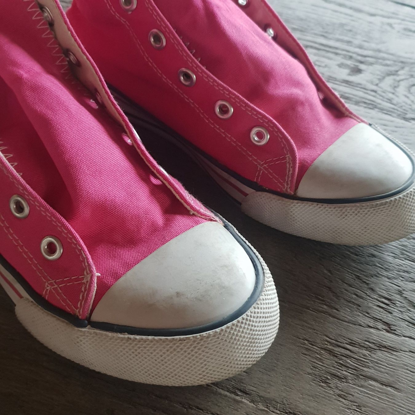 Chaussures hommes: 🐸 SNEAKER PINK 35 – D'occasion à Môtier (Vully) par Frogs 3