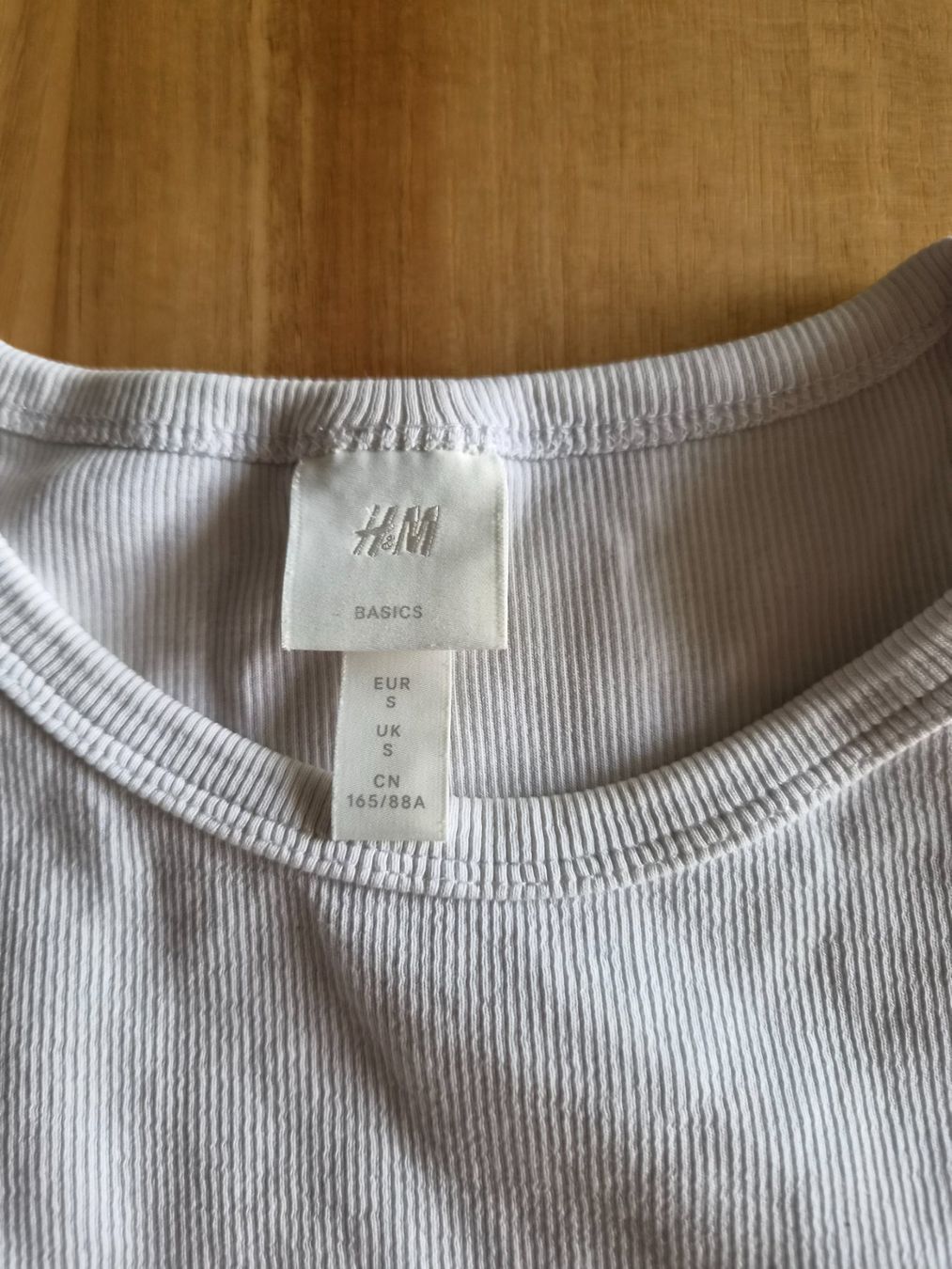H&M T-Shirts: H&M Basic T-Shirt Weiss Grösse S – Gebraucht aus Ibach von urs_sl5h 2