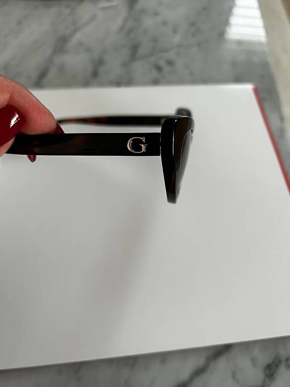 Guess Occhiali & Lenti: Guess Sonnenbrille – Usato da Tagelswangen venduto da A_lina 1