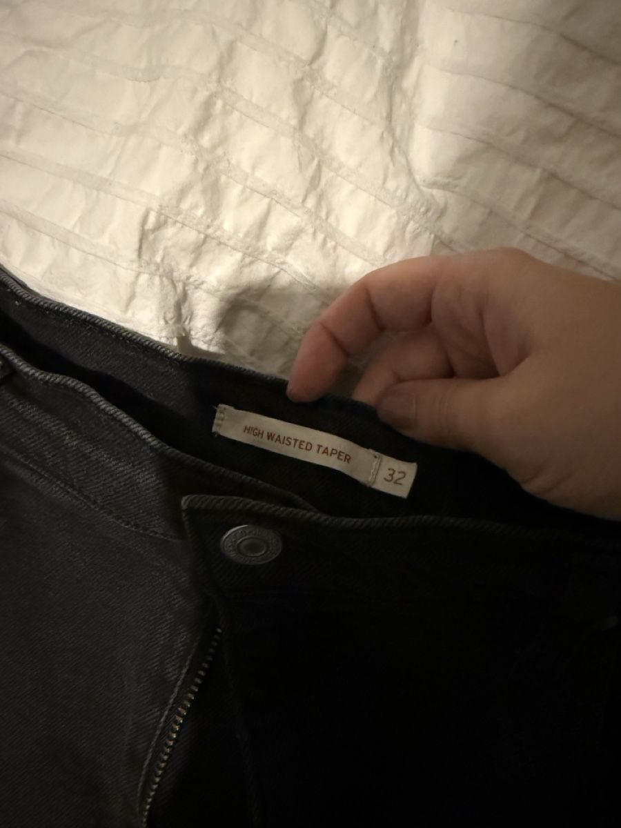 Levi's Jeans: Levis High Waisted Taper Grösse 32 – D'occasion à Zuchwil par dianafrf 1
