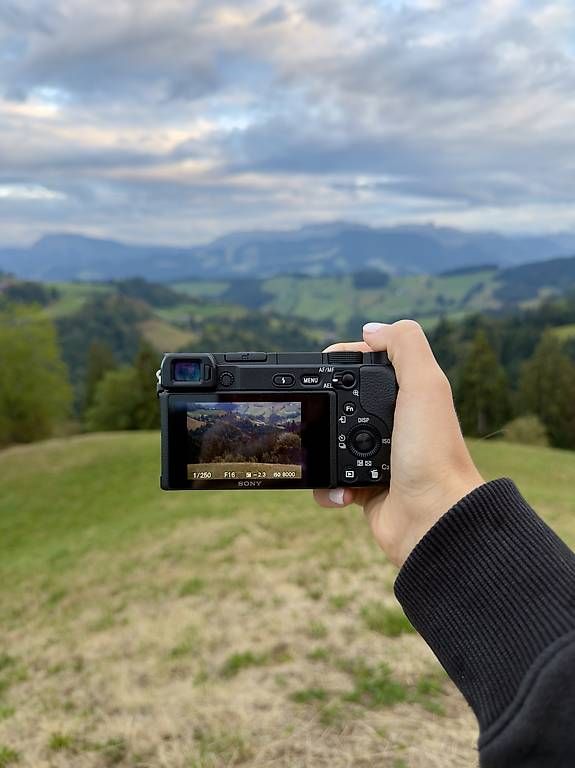 Fotocamera: Sony Alpha A6400 - kaum benutzt – Nuovo e nell'imballaggio originale da Basel venduto da AdrianaGea 1