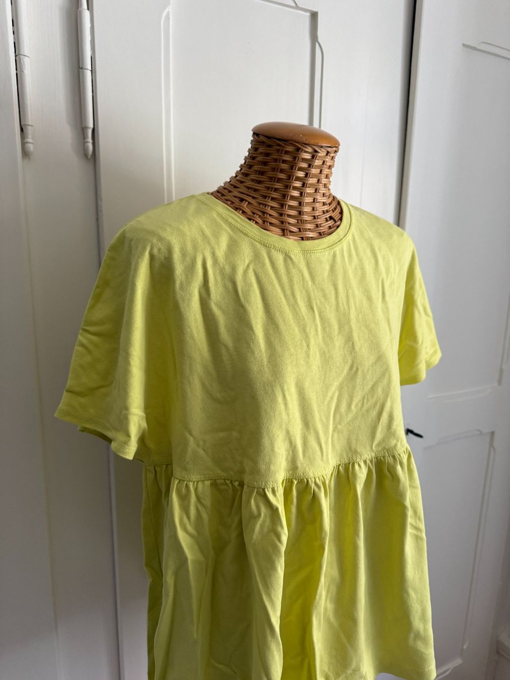 Zara Tuniken: ZARA - Tunikashirt limettengrün M – Gebraucht aus Zürich von Diazaio 1