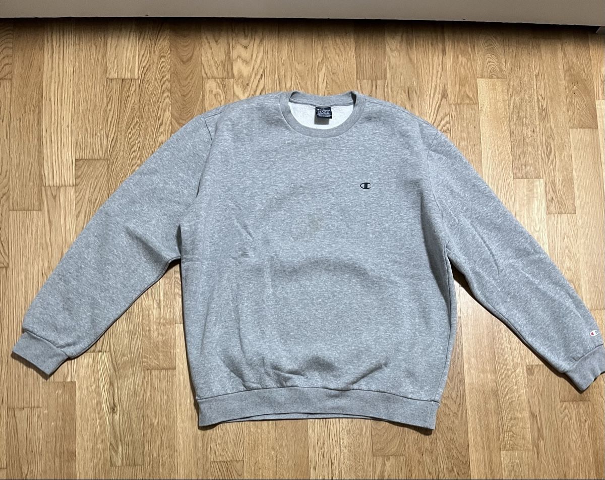 Champion Pullover & Sweatshirts: Champion Sweatshirt – Gebraucht aus Sarnen von flo_25mp