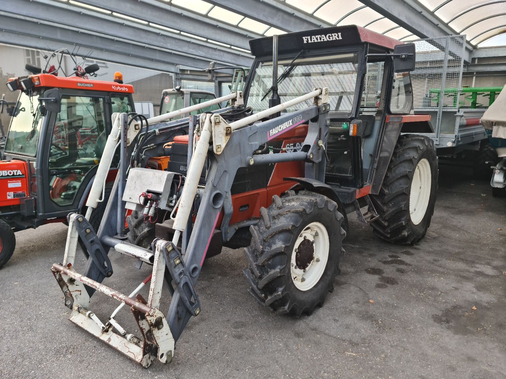 Fiat Trattori: Fiat 65-94 Traktor mit Frontlader – Usato da Zäziwil venduto da fiat18090