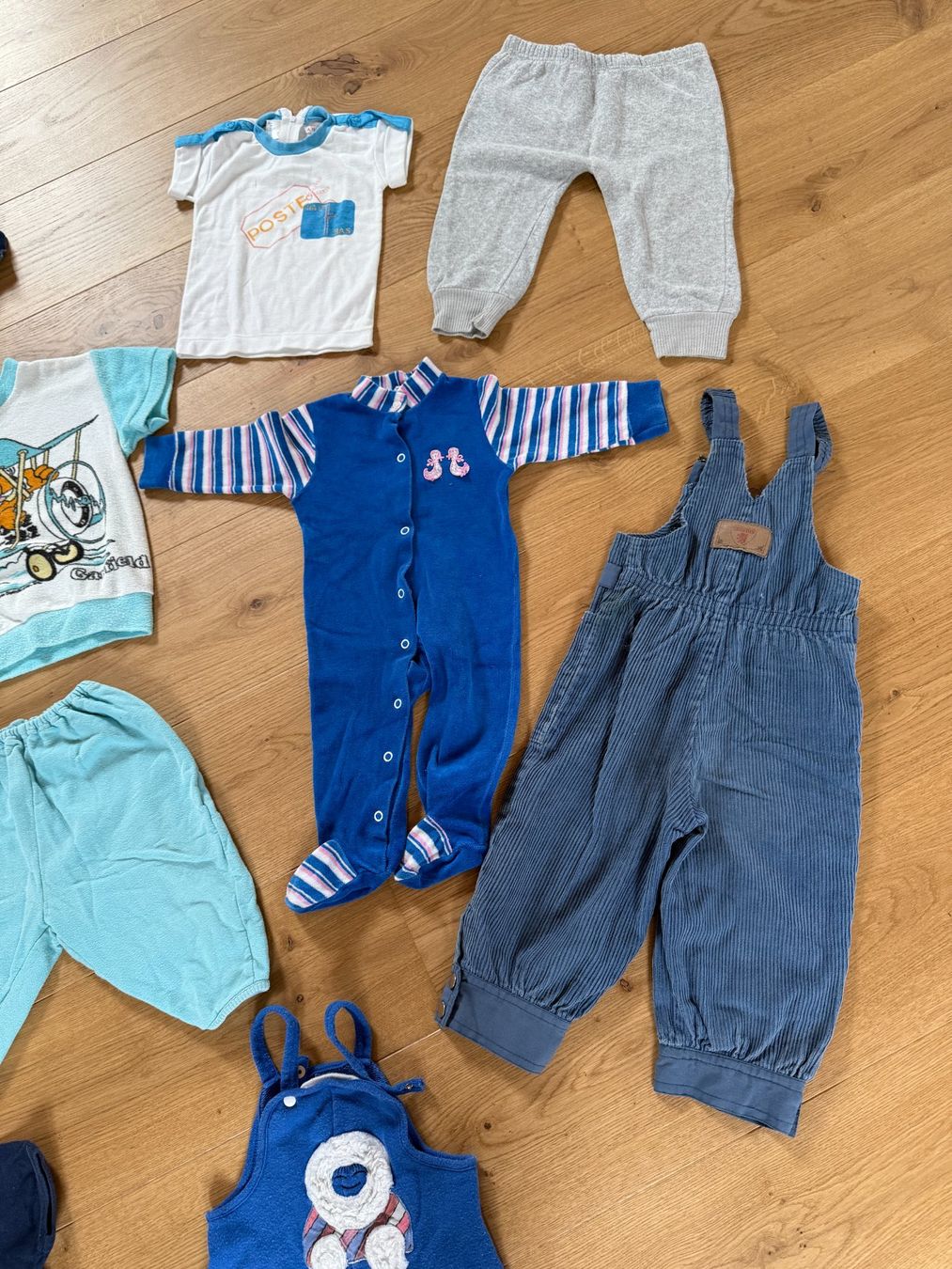 Lotti & Set di vestiti: Baby Kleiderpaket – Usato da Jonen venduto da 8916 1
