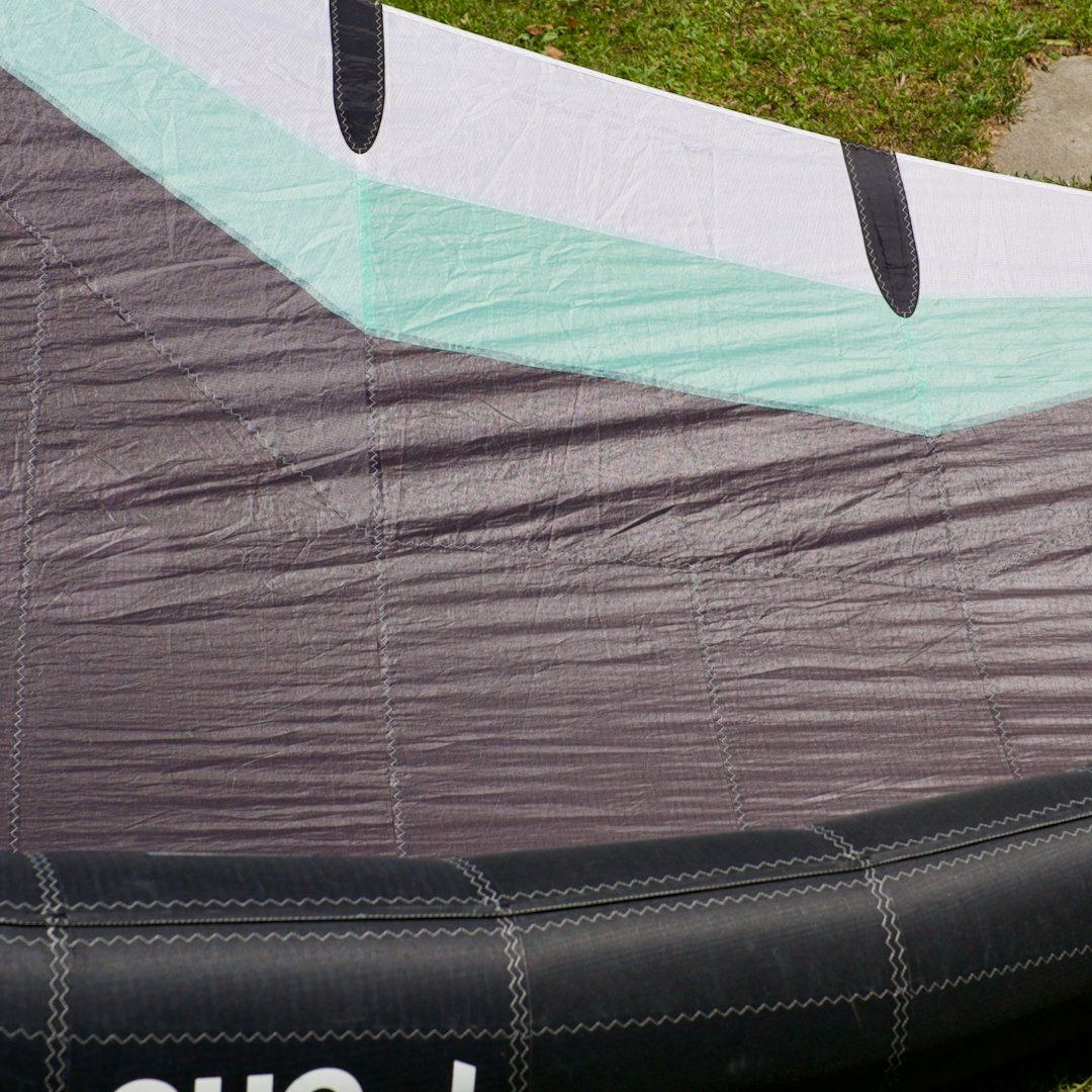 Surf: F-One Swing V5 | 4m2 - Onyx/Mint | Occasion Wing – D'occasion à Matten b. Interlaken par hofmandli 2