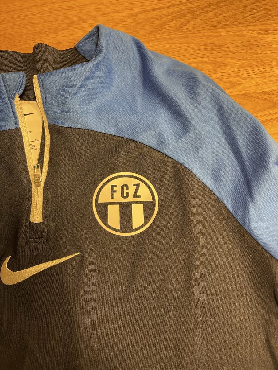 FCZ Pullover & Sweatshirts: Trainingsoberteil FC Zürich – Gebraucht aus Ballwil von chieffzz 7