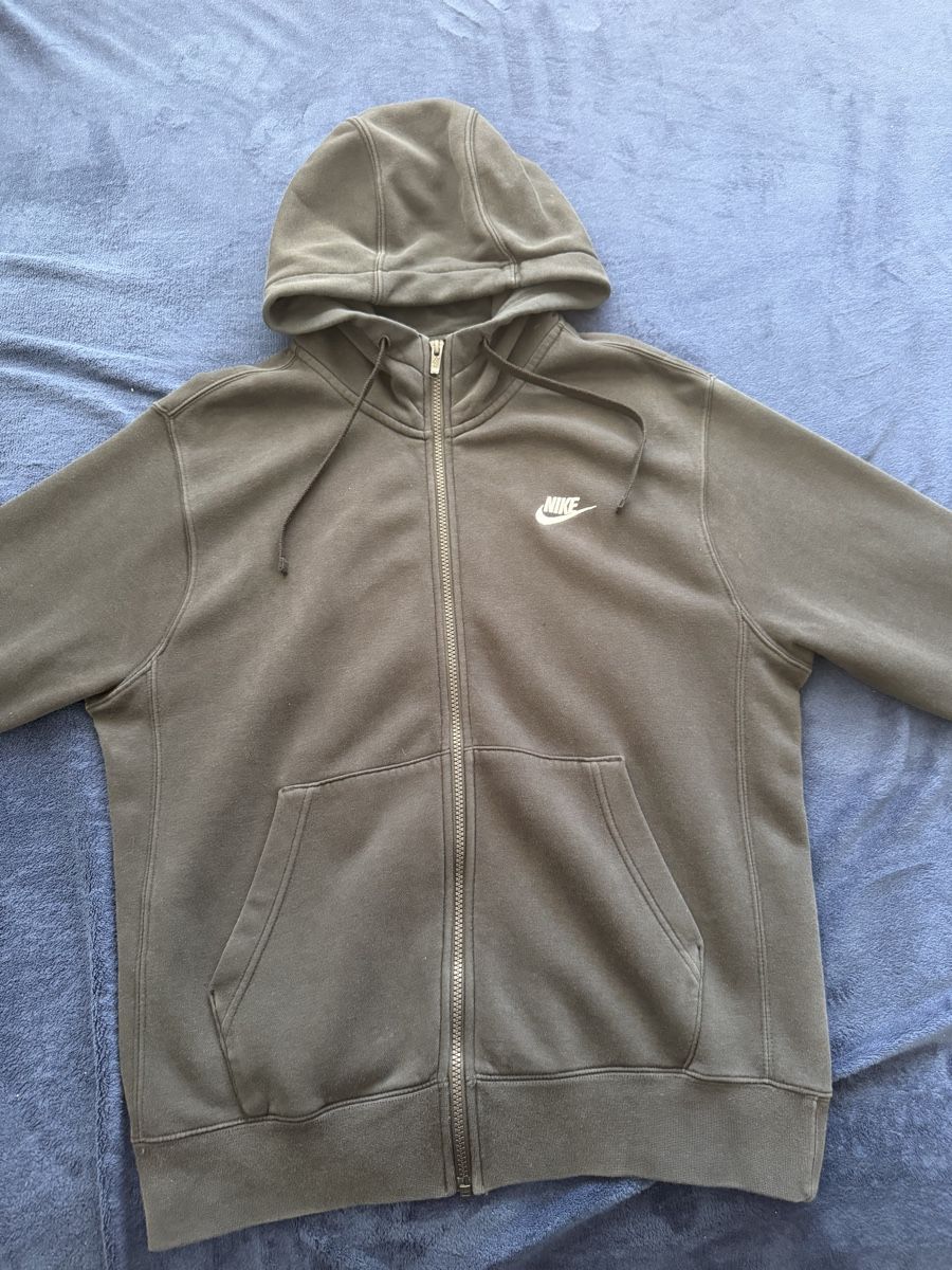 Nike Jacken: Nike Kapuzenpullover grau Grösse S guter Zustand!!! – Gebraucht aus Ibach von Kindheit_SZ 1
