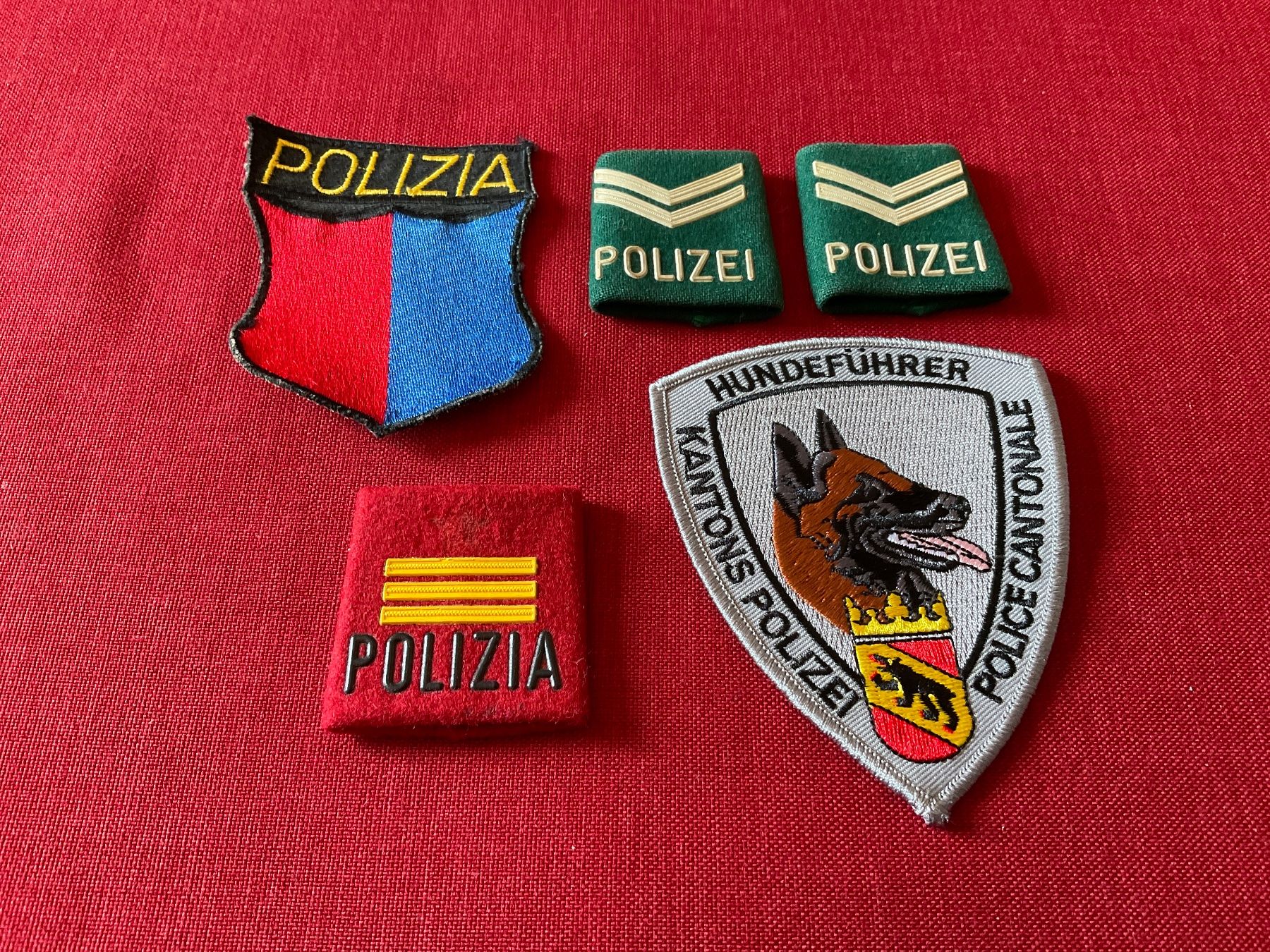 Placchette & Badge: Vintage Polizei Abzeichen – Usato da Lugano venduto da Persepolis