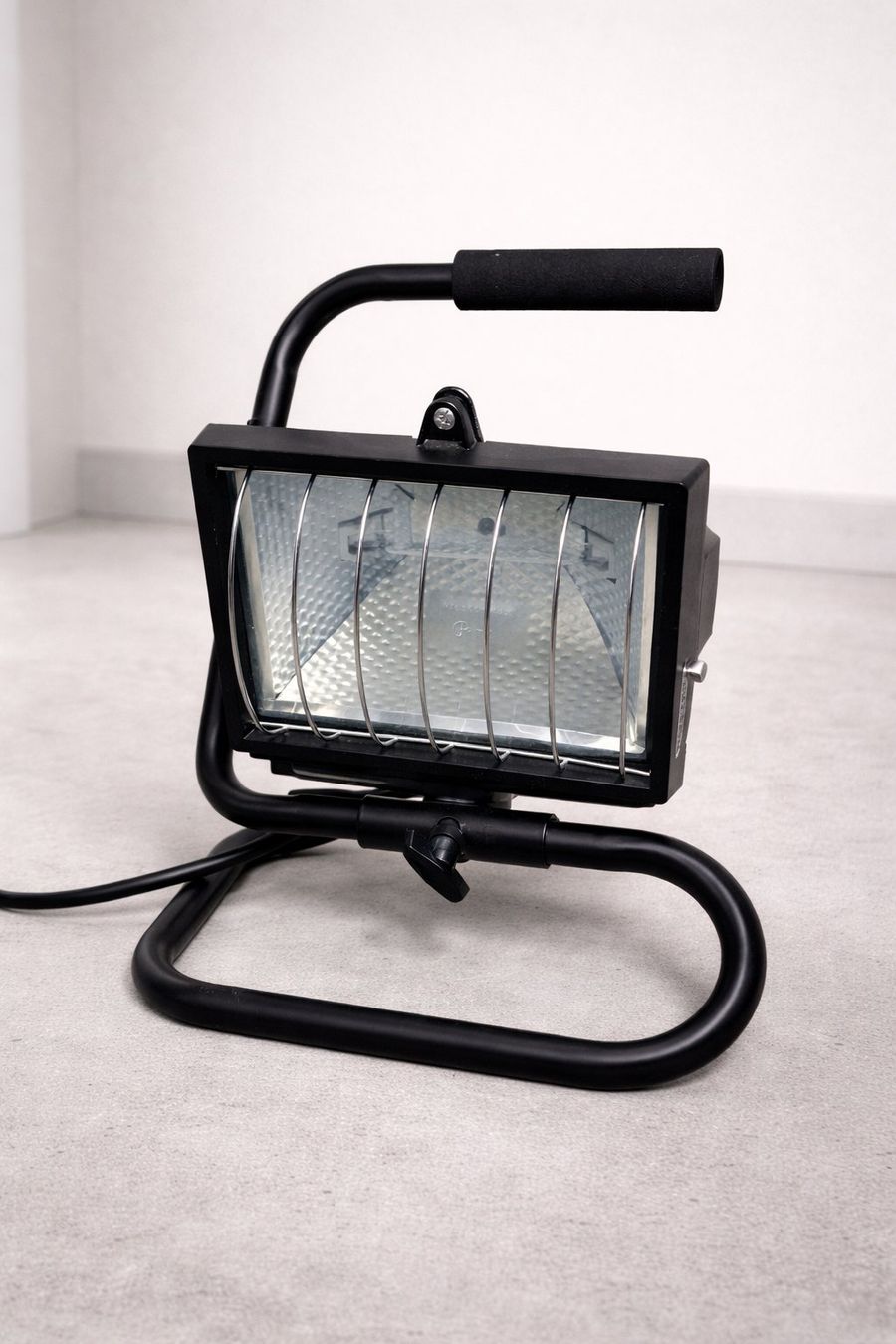 Lampade: Tragbarer Halogenstrahler 400W – Usato da Beinwil am See venduto da amanda12345