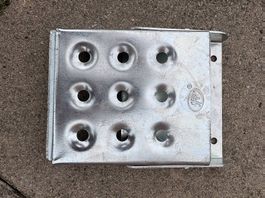 Marche pied pliable pour vehicule