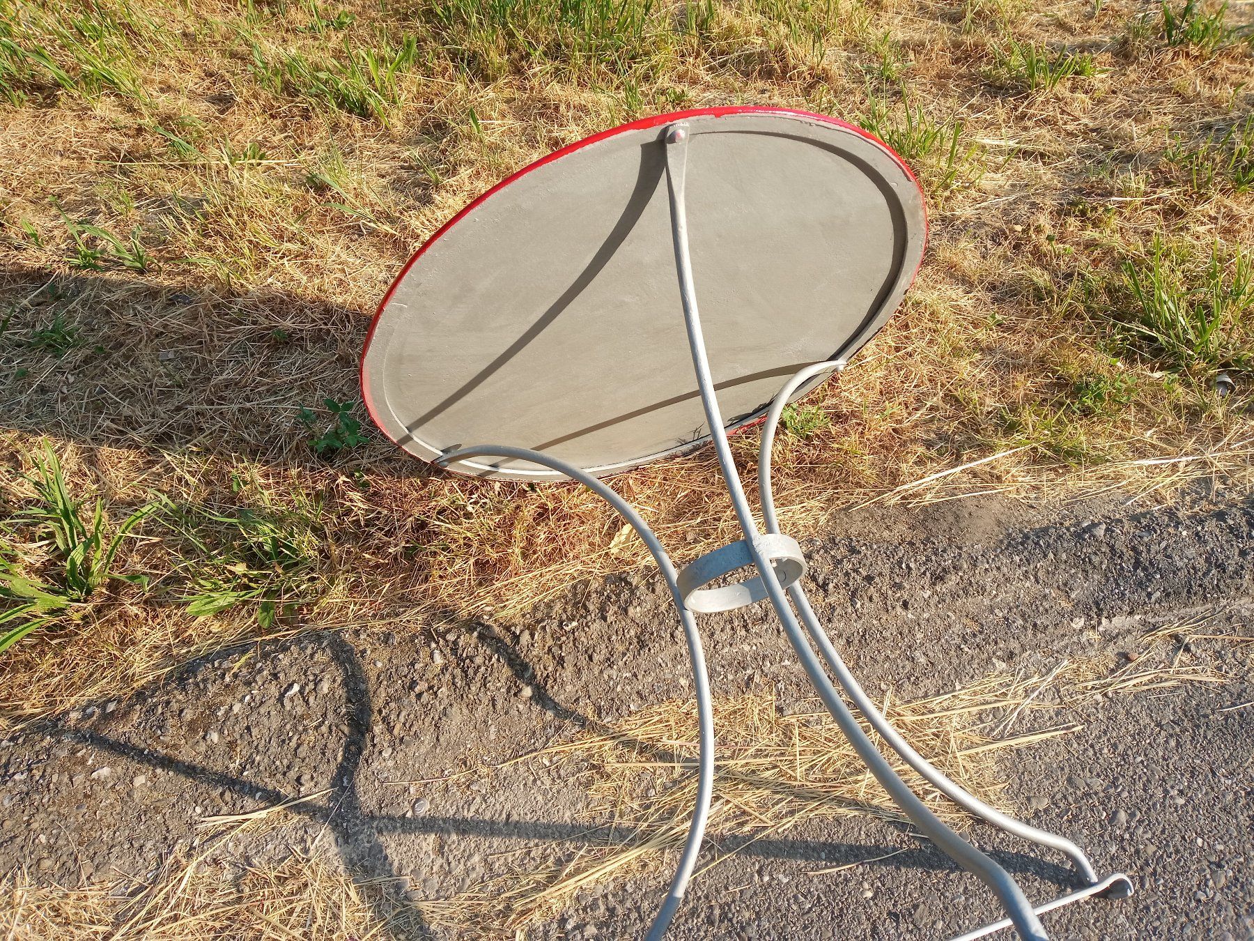 Tische: Antiker runder Gartentisch aus Metal – Gebraucht aus Prez-vers-Siviriez von Monija70 9