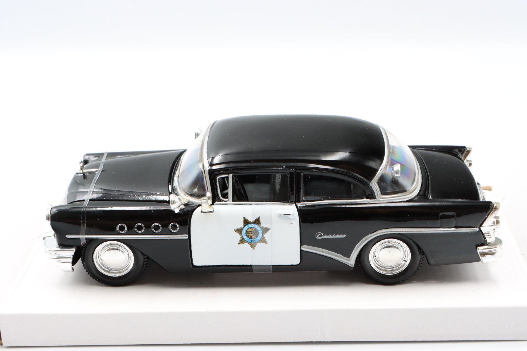 Modellautos: Buick Century 1955 1:26 Maisto – Neu und originalverpackt aus Bühl b.Aarberg von modelldiecast 4