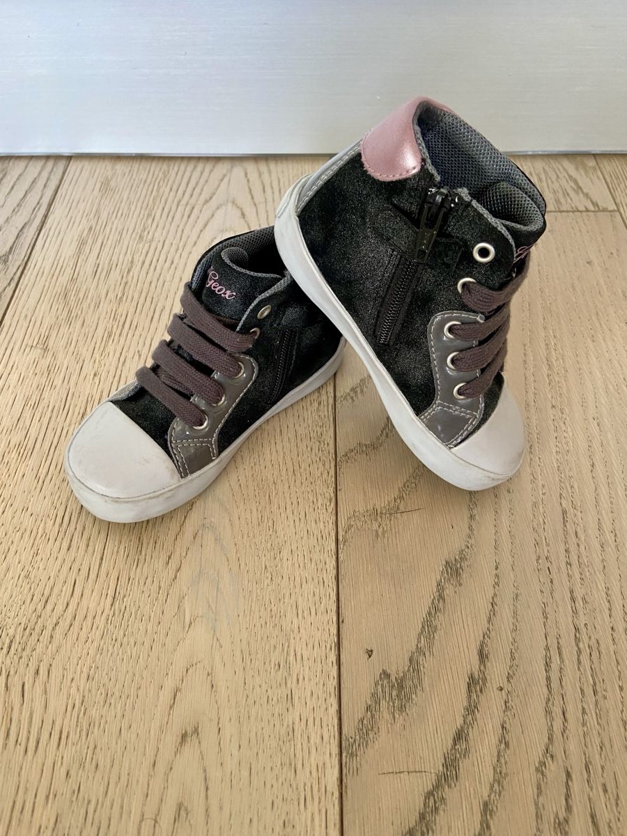Geox Scarpe per ragazzi: Sneaker Geox Mädchen 23 – Usato da Arbedo venduto da gregmccooper