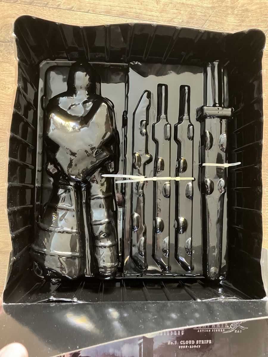 Figuren: Final fantasy 7 play arts cloud strife action figure  – Neu und originalverpackt aus Châtel-St-Denis von Lestresorsdugrenier 4