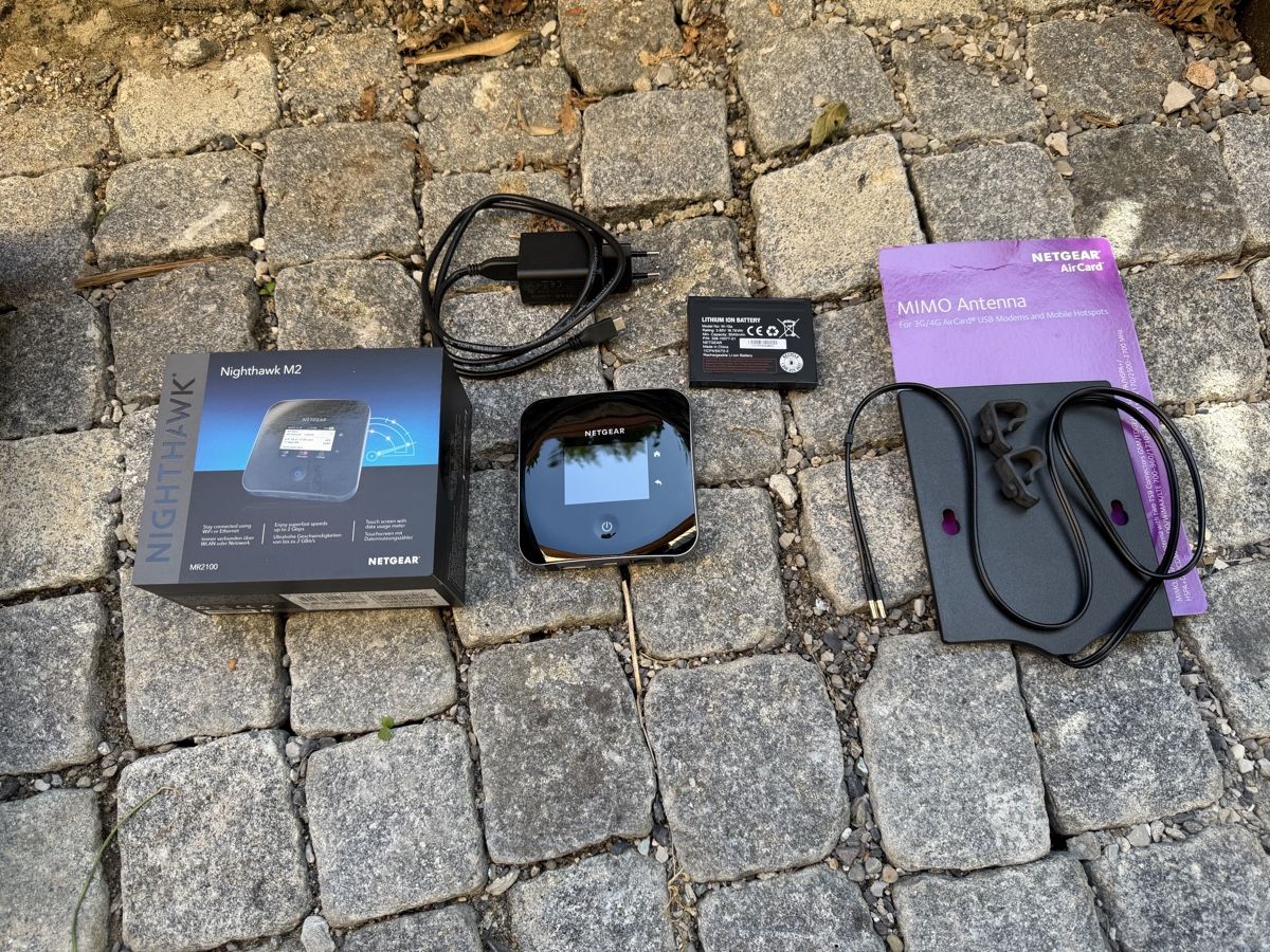 Netgear Modems & Router: Netgear Nighthawk M2 4G Router mit Antenne – Gebraucht aus Grandvillard von Jobelin
