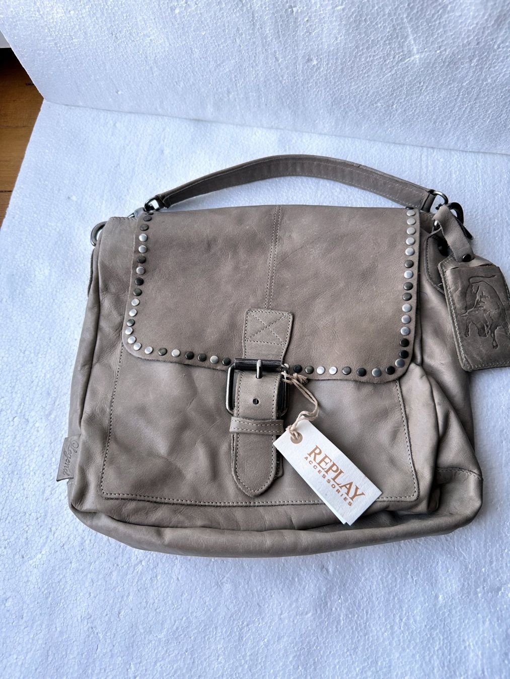 Replay Borse: Tasche Leder Replay – Nuovo (secondo la descrizione) da Gümmenen venduto da FelizitasHermann