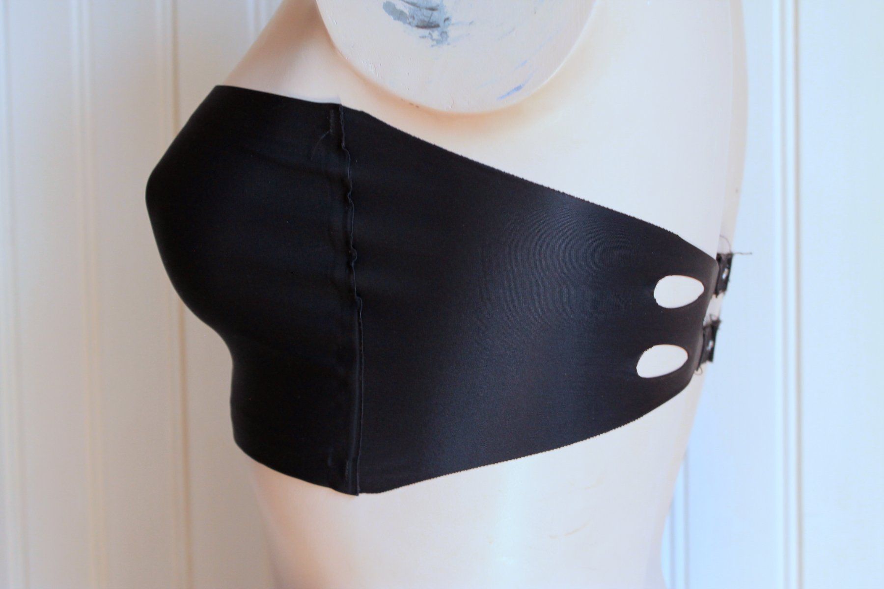 Altra biancheria intima: nahtloses BANDEAU BH / Bustier in Schwarz  32-36 – Usato da Rebstein venduto da QuasarVincent