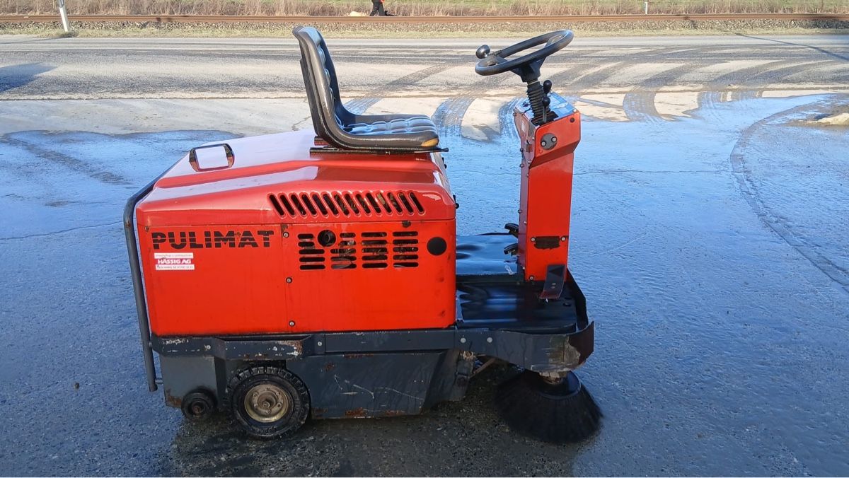 Tutte le macchine: Kleine Putzmaschine – Usato da Niederbipp venduto da baggerch