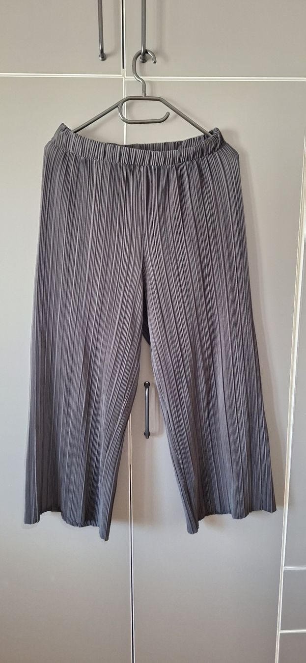 Monki Hosen: Monki Hose – Gebraucht aus Luzern von annina.staehli