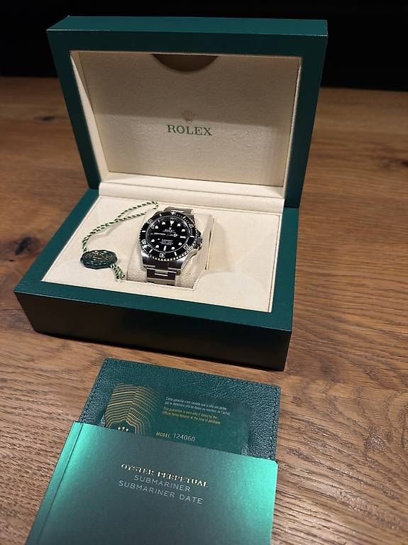 Rolex Uhren: Rolex Submariner, 2023, Ref. 124060 – Gebraucht aus Winterthur von Aristto.B 2