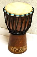 Djembe (40cm hoch) MONKY5 (Handarbeit mit Fussschnitzereien)
