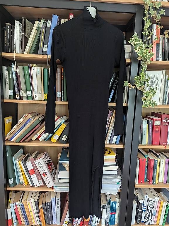 Vestiti: COS schwarzes Rippkleid S – Usato da Zürich venduto da lin_6dtc 1