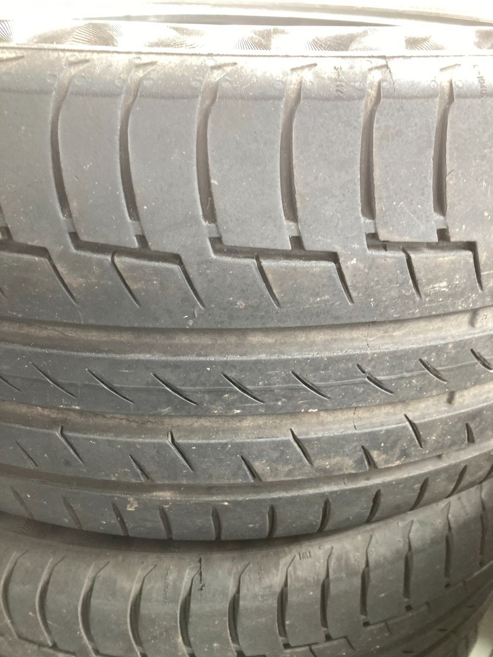 Continental Pneus & Kompletträder: 235/50R19 Sommerpneu Continental – Gebraucht aus Cham von WB2223 5