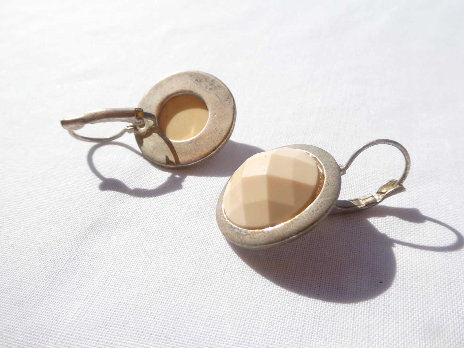 Orecchini pendenti & Orecchini a lobo: Vintage Ohrstecker mit Klappverschluss, Modeschmuck – Usato da Gattikon venduto da kaandooh 2