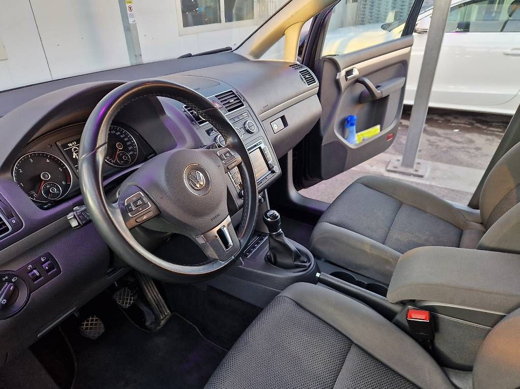 Autos: VW Touran 7 Plätzer – D'occasion à Schwadernau par Mike127 2