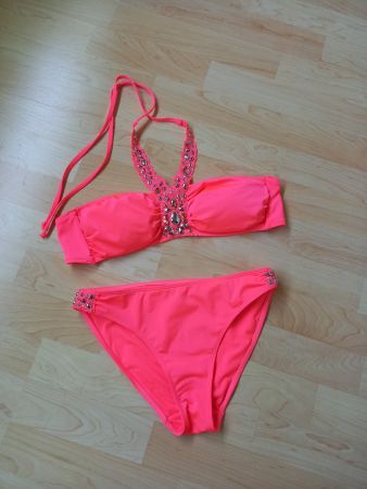 Bikini mit Ziersteinen neuwertig Gr. 36/38