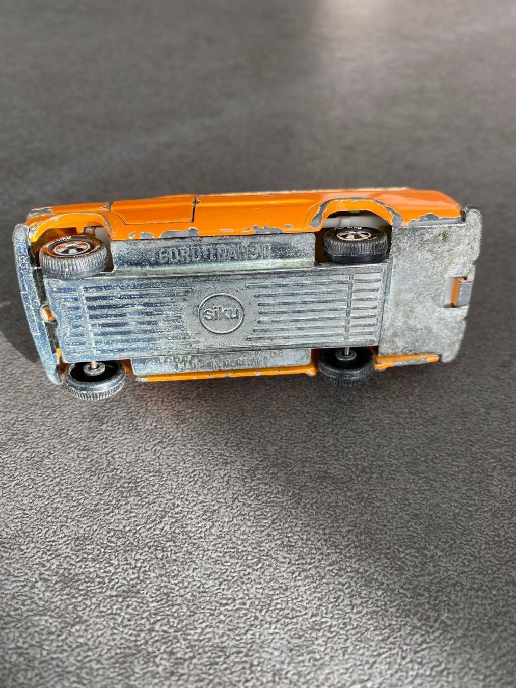 Siku Modellini d'auto: Siku Ford transit Schulbus orange – Usato da Meyrin venduto da Abac007 4