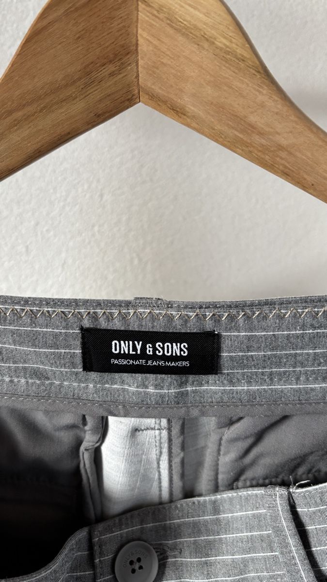 Pantaloni: Only&Sons Stoffhose grau gestreift Gr. 31/34 – Nuovo (secondo la descrizione) da Vilters venduto da Sidsel_M 1