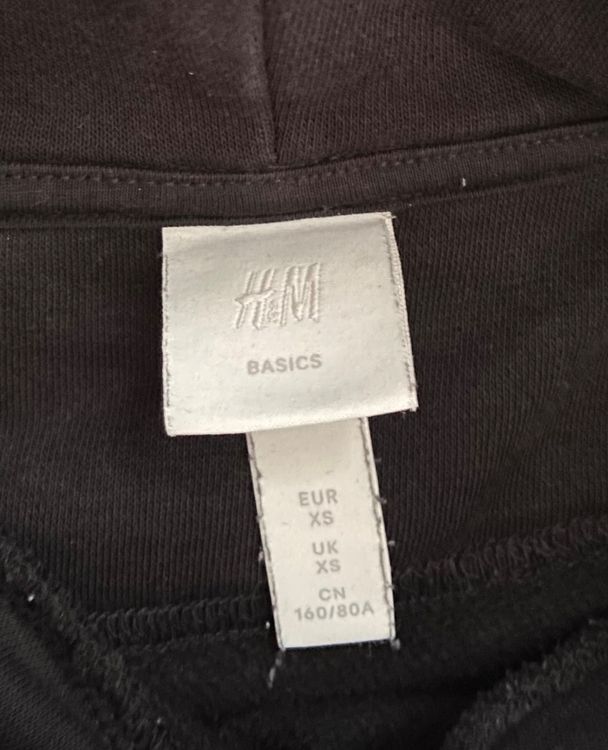 H&M Pulls & Sweat-shirts: Sweat à capuche, noir, H&M, XS – D'occasion à Moutier par chicboutique 1