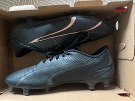 Fussballschuhe Puma Gr 42 neuwertig