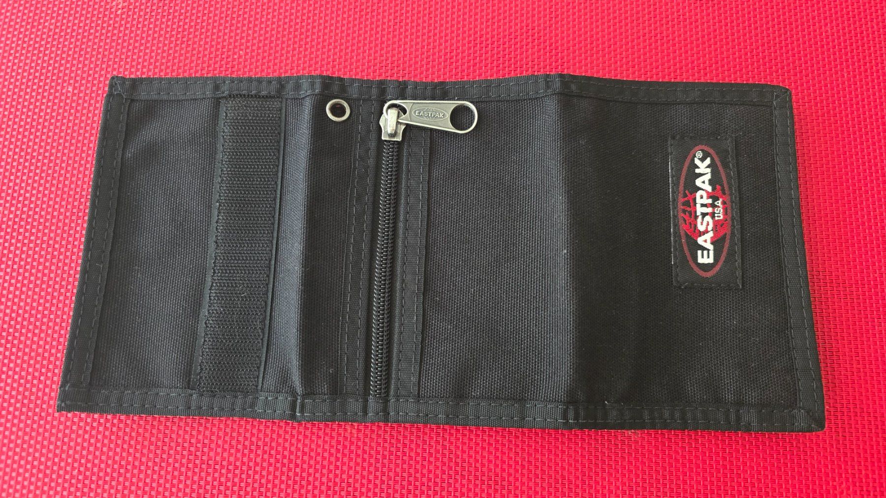 Eastpak Portafogli: Eastpak Crew Single Portemonnaie – Nuovo e nell'imballaggio originale da Wabern venduto da Irakene 8