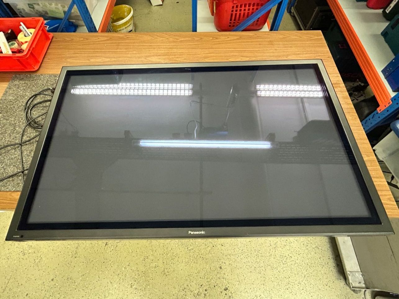 Panasonic Monitor: Panasonic TH-50PHD8EK profes. 50-Zoll-Plasmabildschirm – Usato da Malters venduto da DPHandel
