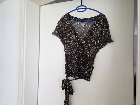 Seidenbluse Zara, Grösse S/M, gemustert, Bindegürtel
