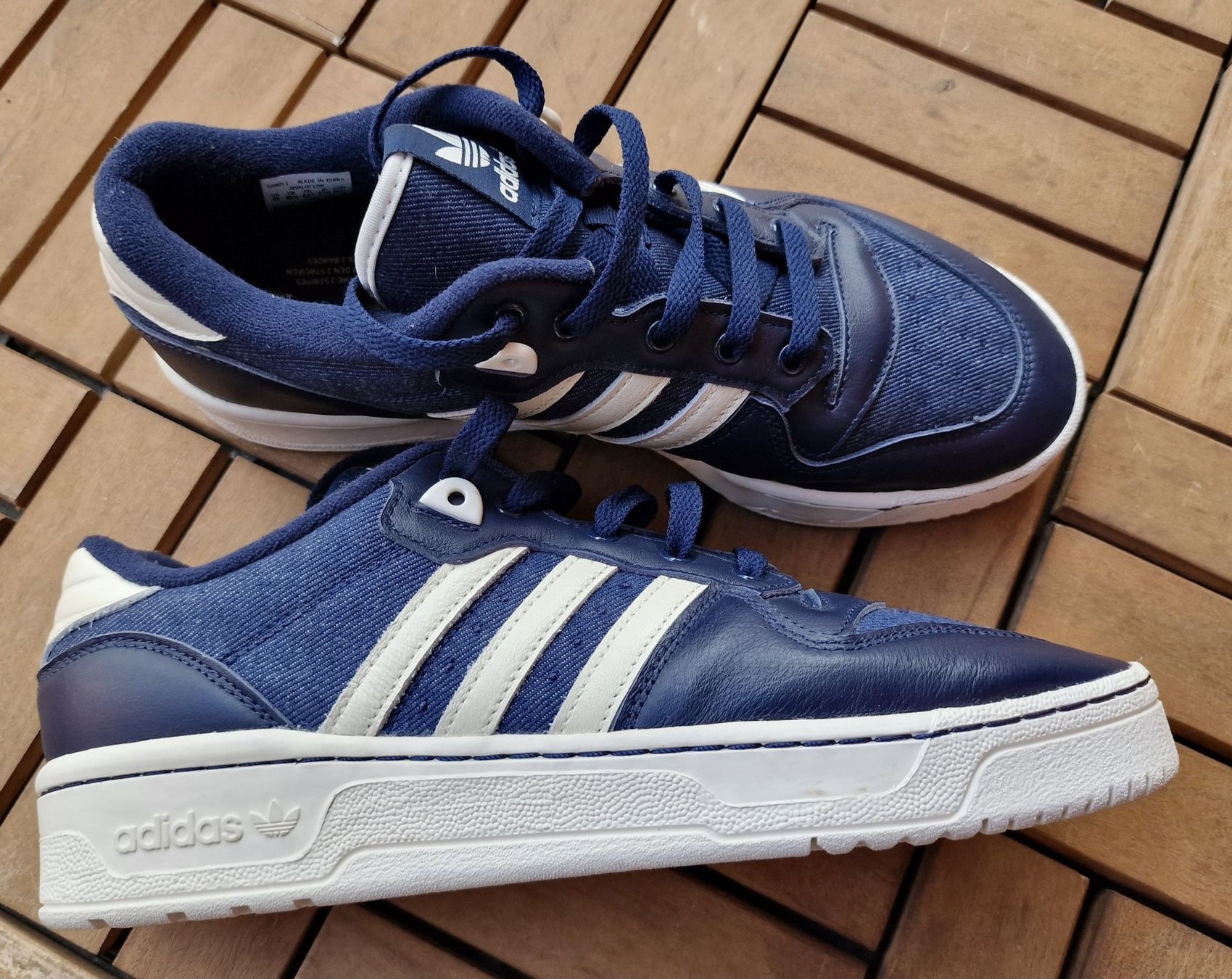 Adidas Herrenschuhe: Adidas Sneaker – Neu (gemäss Beschreibung) aus Zürich von Pero6 1